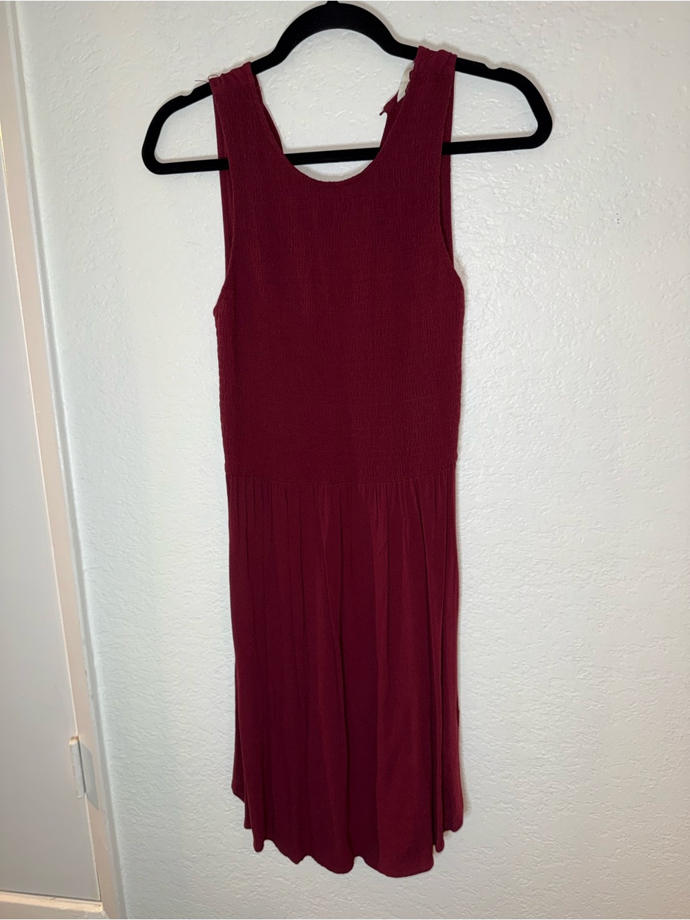 H&M Sleeveless Burgundy Midi Dress